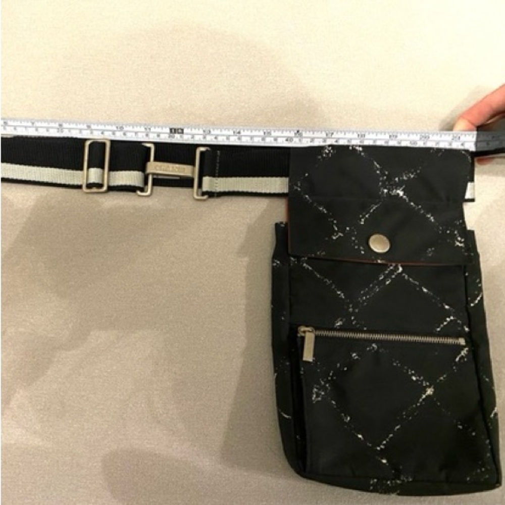 CHANEL Travel Bag - Picture 15 of 16